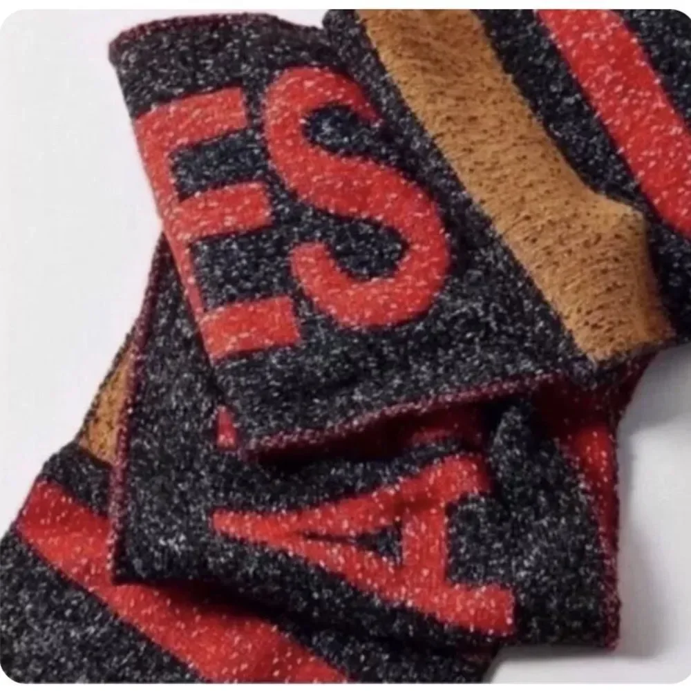 URBAN OUTFITTERS  Los Angeles Intarsia Soccer Scarf O/S